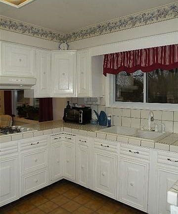 4th image of 1920 E King St