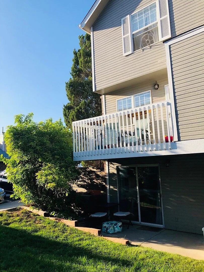 Charming 3 Bd Townhome With 3.5 Baths & Convenient Westside Location! — Photo 3