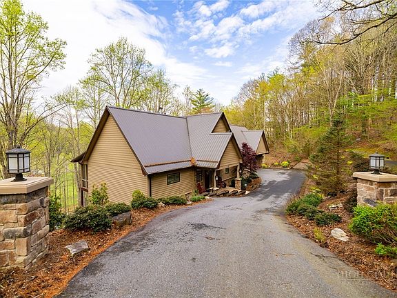 3rd image of 594 Village Pine Drive