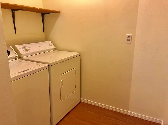4226 7th Ave NE #1 — Photo 6