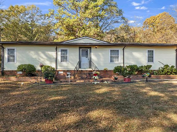 3rd image of 1631 Cunningham Dr #6