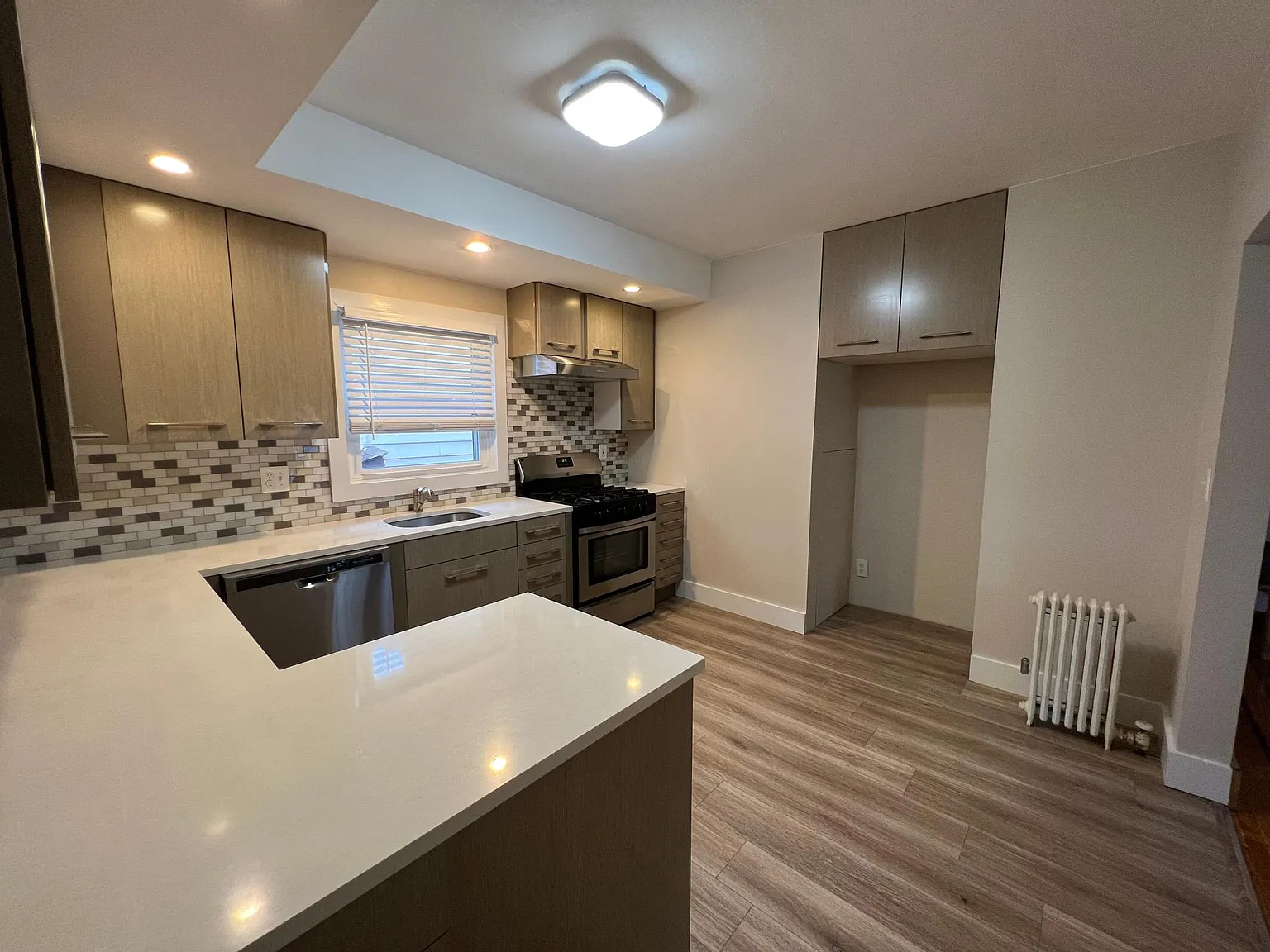 3 bed, $2,700 — Photo 3