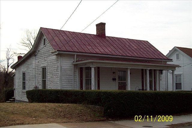 1st image of 212 Farrar St