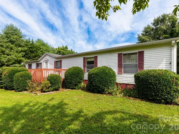 44 Double D Dr, Flat Rock, NC 28731
