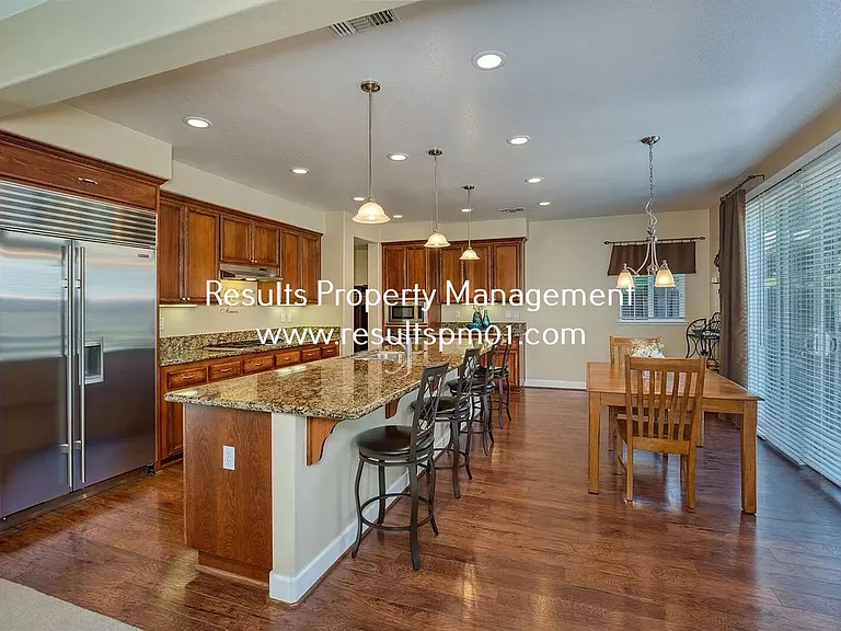 2425 Foxcroft Cir — Photo 6