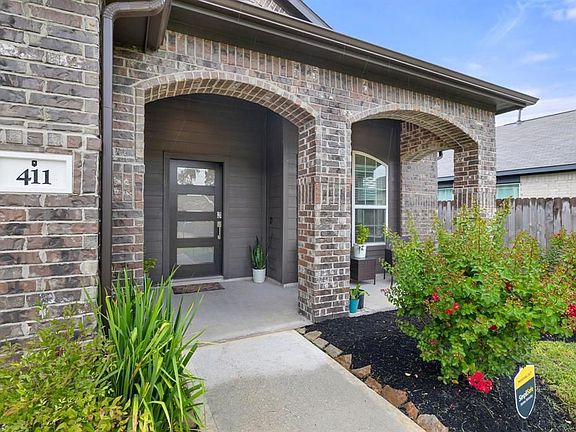 2nd image of 411 Alaska Cedar Dr