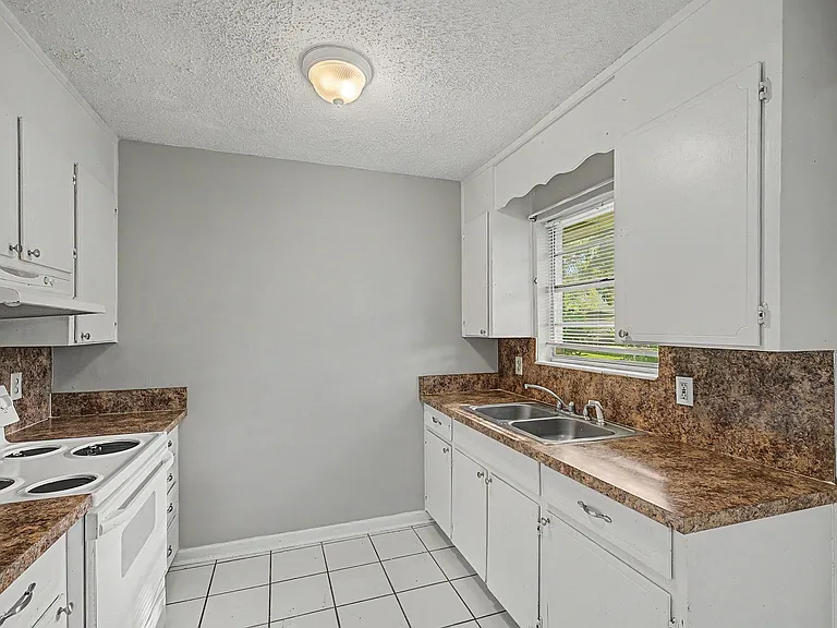 7231 Chapel St — Photo 16