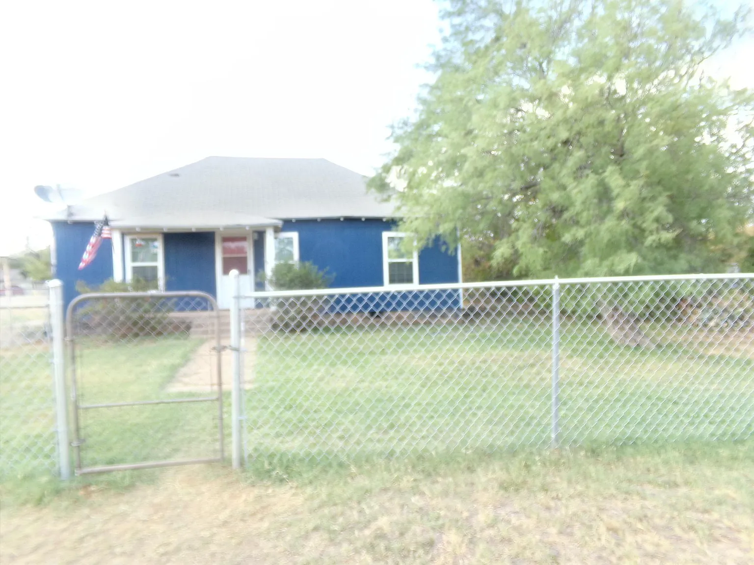 3 bed, 880 sqft, $1,150 — Photo 1