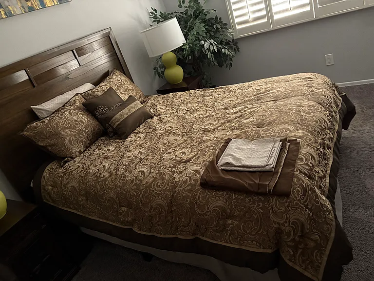 Guest bedroom
