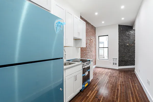 Rented by Brooklyn Group | media 11