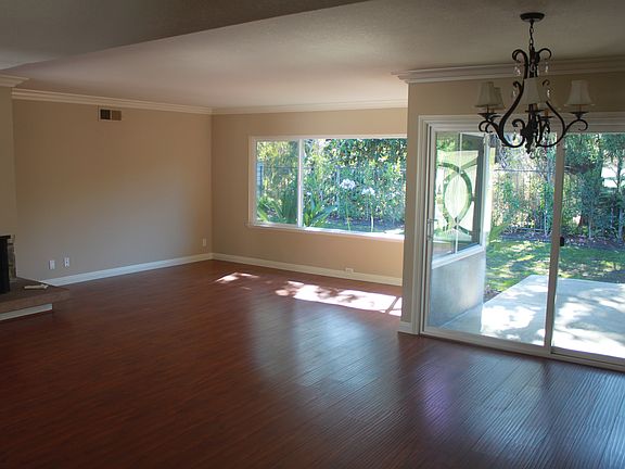 3rd image of 119 S Orange Hill Ln