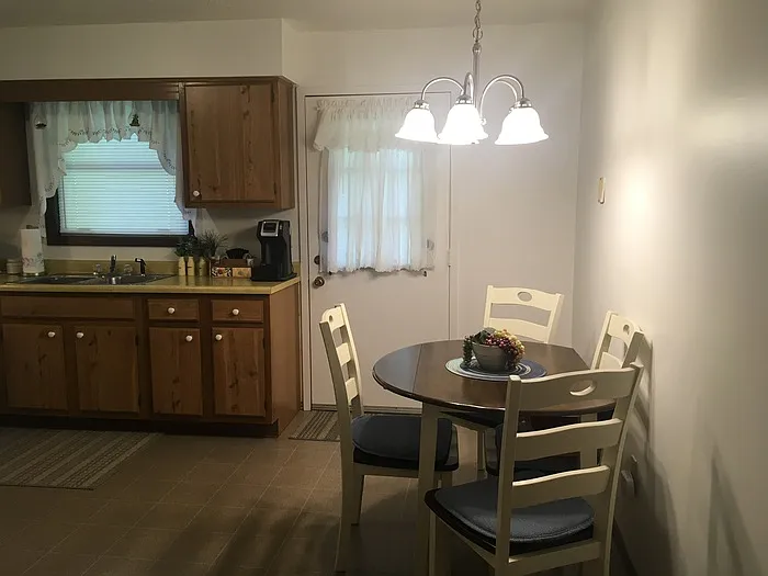 2 bed, 1.5 bath, $1,050 — Photo 2