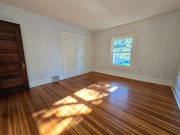 610 N McLean St — Photo 18