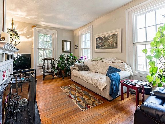 4th image of 39 24/26 213th St