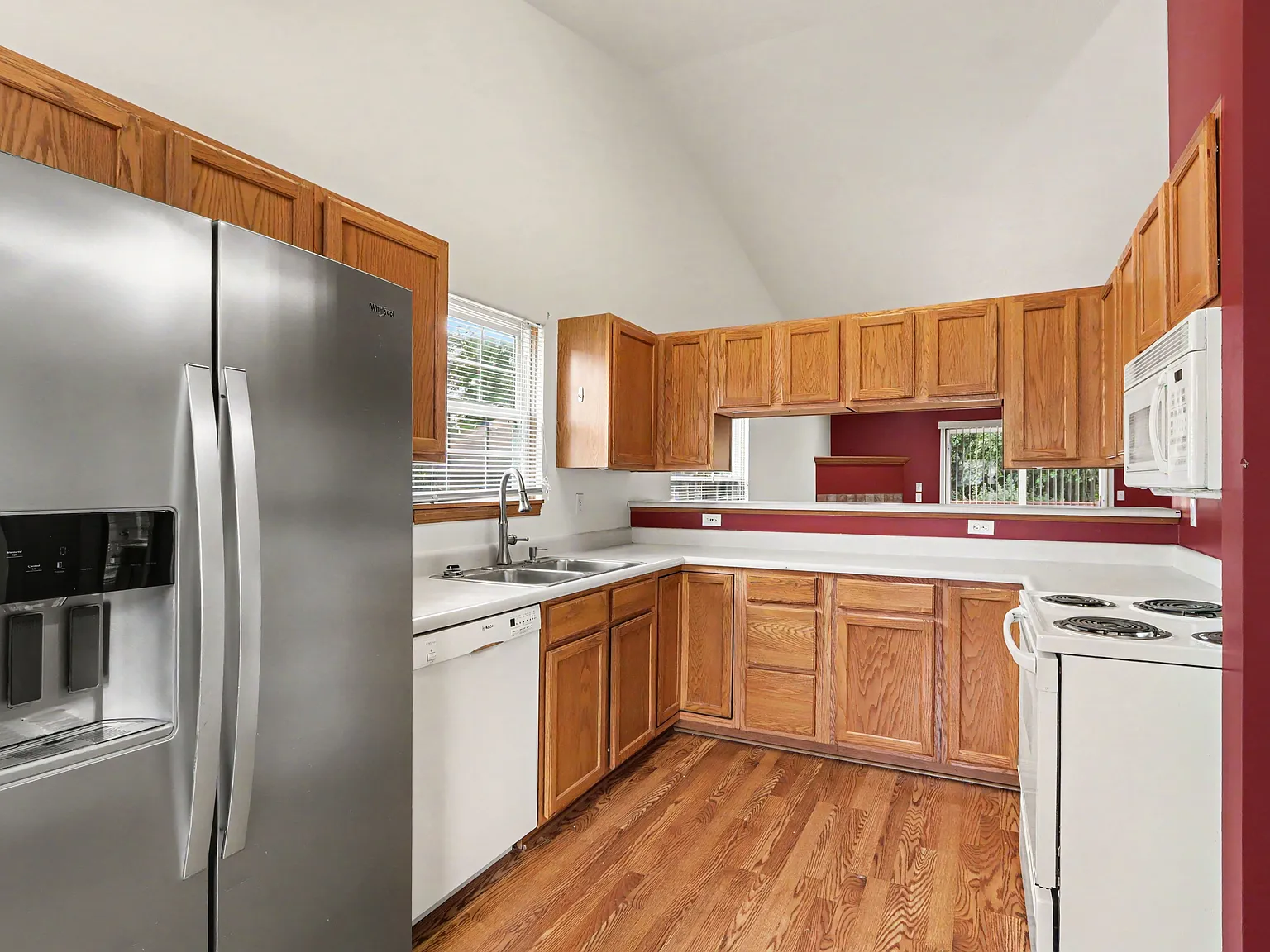 3 bed, 2188 sqft, $2,150 — Photo 4