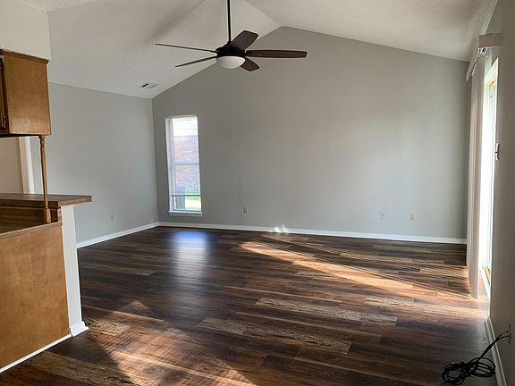 4th image of 3905 Carroll Dr