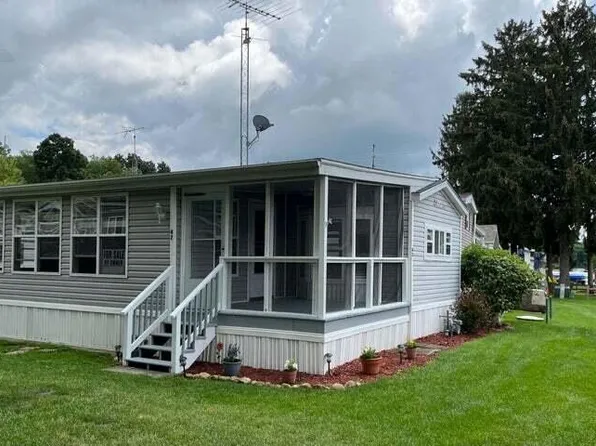 W5229 Surfwood DRIVE #47, Elkhorn, WI 53121
