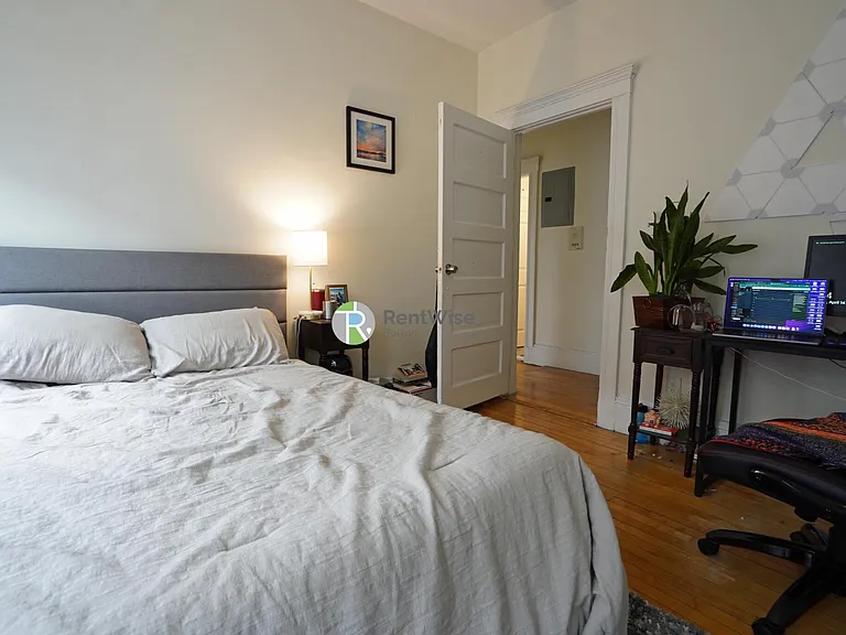 1320 Commonwealth Ave #9 — Photo 6