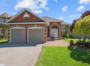20 Fairwood Dr, Georgina, ON L4P3X6
