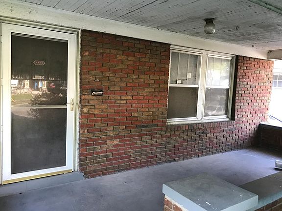 5th image of 3234 Jackson Ave