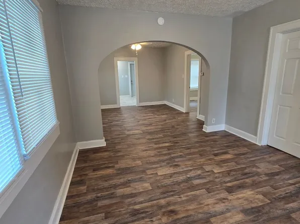 2813 W 10th St, Indianapolis, IN 46222