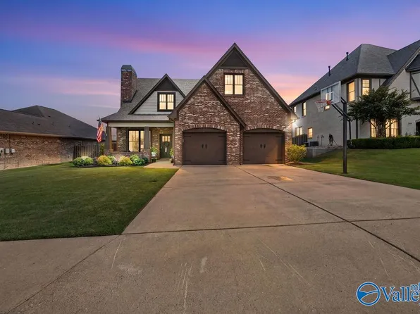 2905 Old Barn Cir SE, Owens Cross Roads, AL 35763