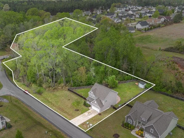 94 Avery Pond Dr, Fuquay Varina, NC 27526