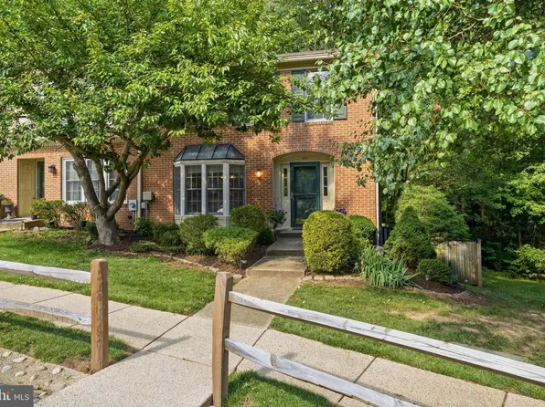 129 Huckleberry Dr, La Plata, MD 20646