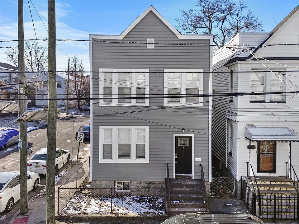 105 Woodlawn Ave #1