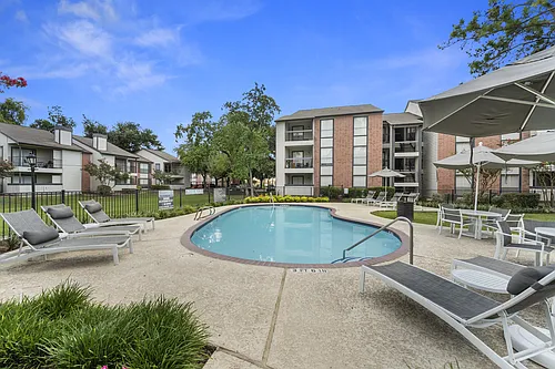 Brandon Oaks Photo 1