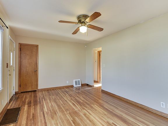 3rd image of 5251 Newton Ave N