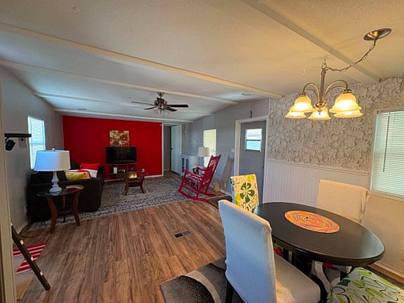 3rd image of 206 Cetra St #206