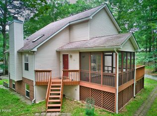 119 Spring Dr, Dingmans Ferry, PA 18328