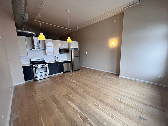 3rd image of 726-28 Market St #901