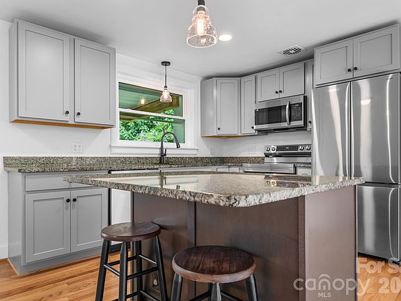 5th image of 436 Hibriten Dr SE