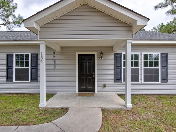 134 Charm Hill Rd, Lugoff, SC 29078