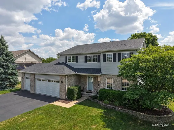 210 Fox Chase Dr N, Oswego, IL 60543