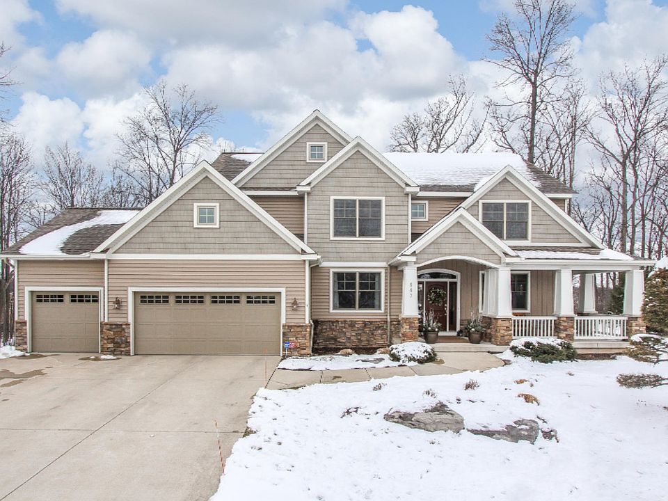 1st image of 447 Morraine Hill Dr SE