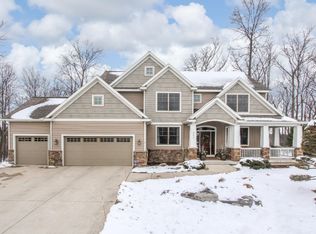 447 Morraine Hill Dr SE, Ada, MI 49301