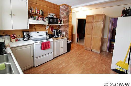 3rd image of 401 Pederson Ave W