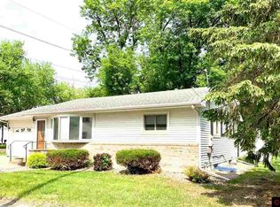1032 Quincy St, North Mankato, MN 56003