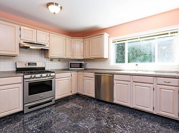 3rd image of 1328 N Dunton Ave