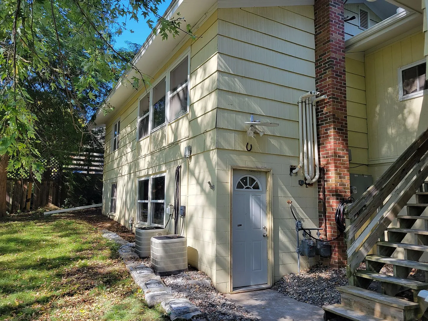 220 Church St — Photo 2