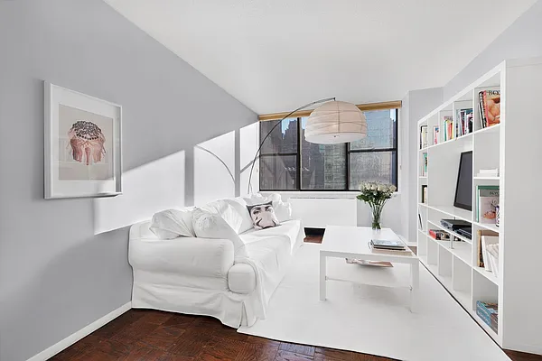 Rented by Cooper & Cooper Real Estate | media 21