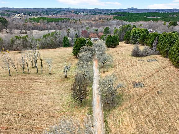 2nd image of 524 Hendricks Rd