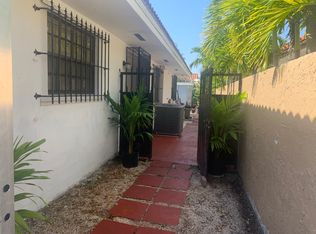 10452 SW 21st St, Miami, FL 33165