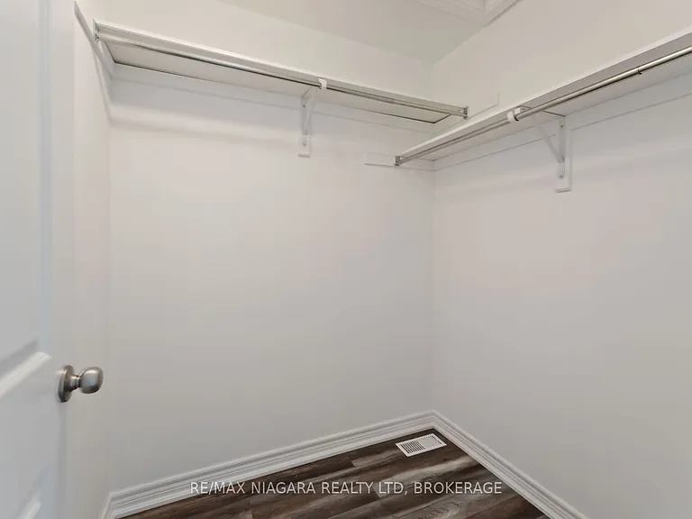 81 Grove St — Photo 28