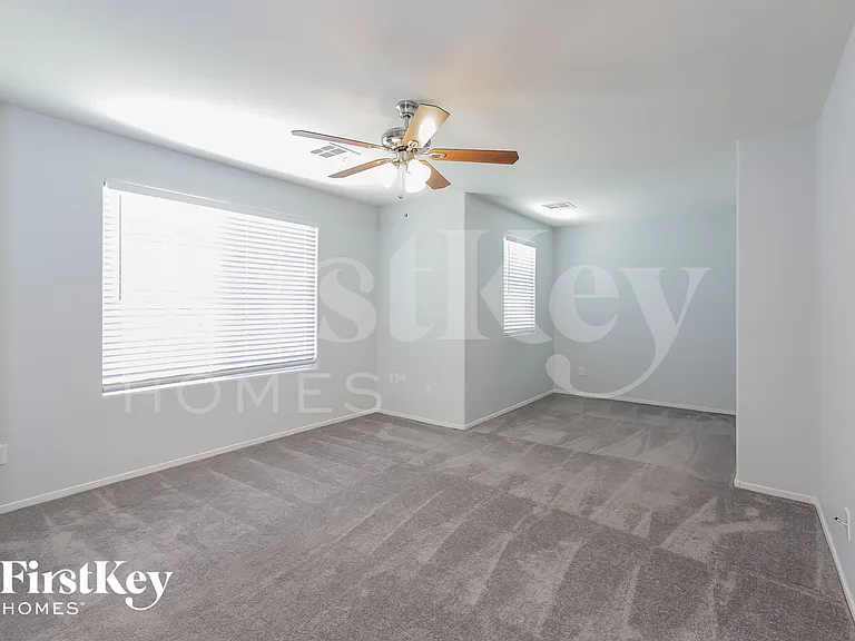 8121 Pink Desert St — Photo 12