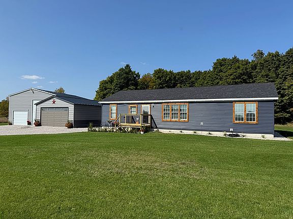 3rd image of 371 Grouse Dr