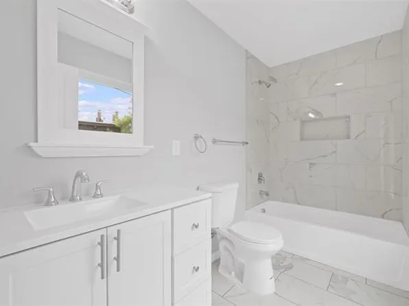 45 Franklin Street image 14 of 23